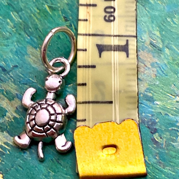 5/$10❤️❤️❤️NEW TIBETAN SILVER TURTLE CHARM PENDANT - Picture 2 of 2